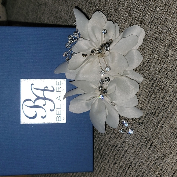 BEL AIRE BRIDAL HEADPIECE - Picture 2 of 4